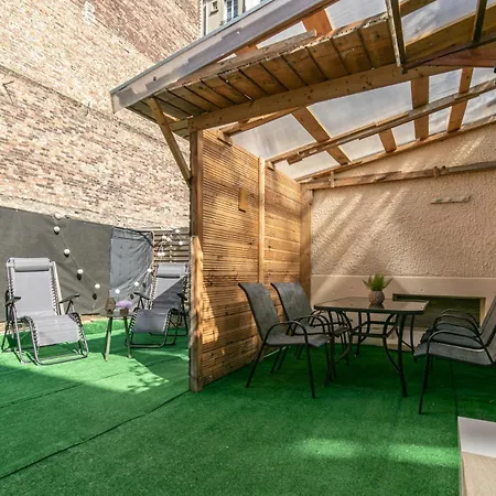 Superbe Maison De Avec Jardin *